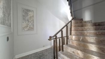 Elmas’tan Şehrin Ortasında Muhteşem Konumlu Triblex Villa