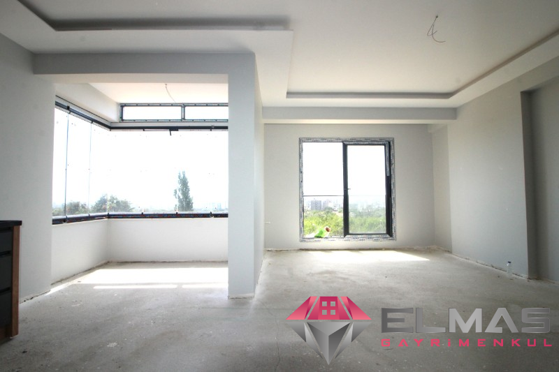 Elmas’tan Eski Mezitli’de Deniz Manzaralı Kredi İmkanlı 2+1