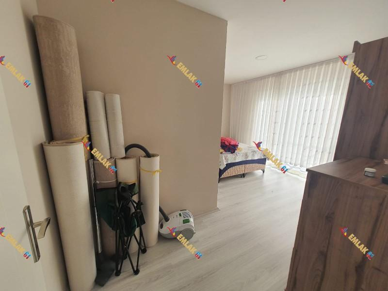 KUŞADASI DAVUTLARDA HAVUZLU SİTEDE GENİŞ DENİZ MANZARALI 2+1 SATILIK DAİRE