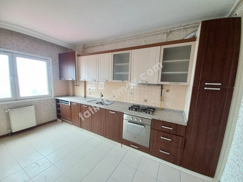 Konya / Selçuklu / Satılık Daire Yazır Mah. Real AVM Arkası AraKat 4+1