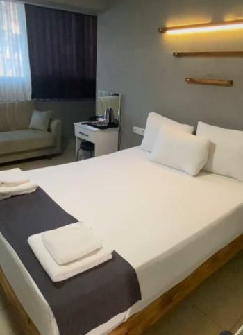 PENDİK'TE TABELA DEĞERİ YÜKSEK, RUHSATLI SATILIK OTEL VE BİNASI