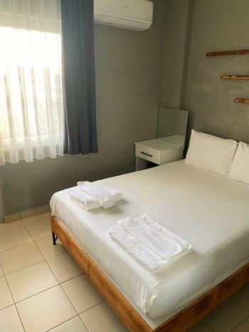 PENDİK'TE TABELA DEĞERİ YÜKSEK, RUHSATLI SATILIK OTEL VE BİNASI