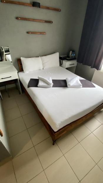 PENDİK'TE TABELA DEĞERİ YÜKSEK, RUHSATLI SATILIK OTEL VE BİNASI