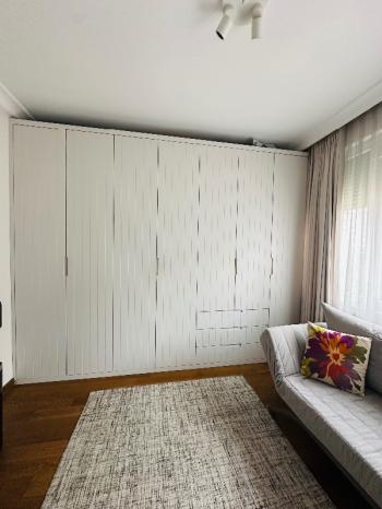 BAĞDAT CADDESİNİN ORTASINDA MUHTEŞEM KONUMDA FIRSAT SATILIK DAİRE