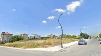 BEYLİKDÜZÜ KAVAKLI MAH. 1346m2 SATILIK KONUT+TİCARİ İMARLI ARSA