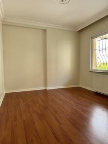 Ümraniye Çamlık Mahallesi'nde Giriş Kat 2+1 Kiralık Daire