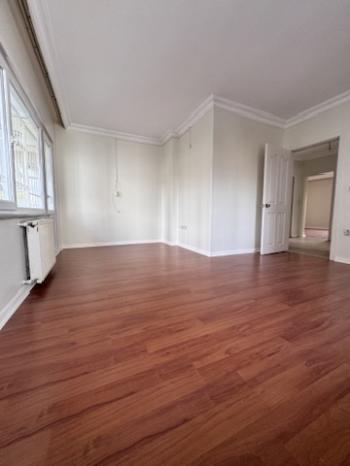 Ümraniye Çamlık Mahallesi'nde Giriş Kat 2+1 Kiralık Daire