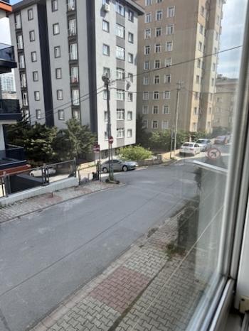 Ümraniye Çamlık Mahallesi'nde Giriş Kat 2+1 Kiralık Daire