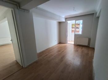 AĞAOĞLU ÇAMLIPARK SİT. BAKIMLI 1+1 DAİRE