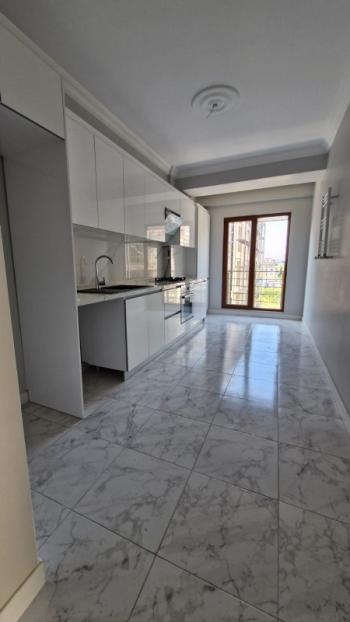 SANCAKTEPE'DE SİTE İÇERİSİNDE 125 M2  2+1 SATILIK  DAİRE 