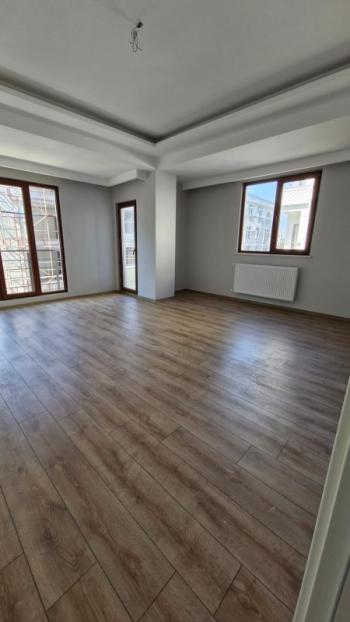 SANCAKTEPE'DE SİTE İÇERİSİNDE 125 M2  2+1 SATILIK  DAİRE 