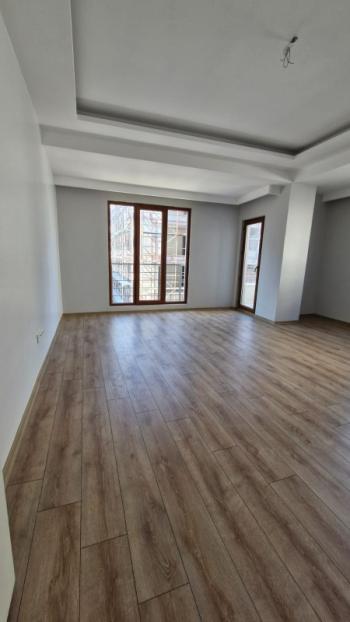 SANCAKTEPE'DE SİTE İÇERİSİNDE 125 M2  2+1 SATILIK  DAİRE 
