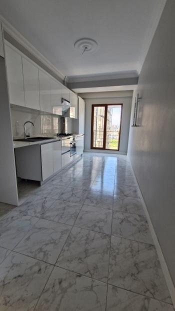 SANCAKTEPE'DE SİTE İÇERİSİNDE 125 M2  2+1 SATILIK  DAİRE 