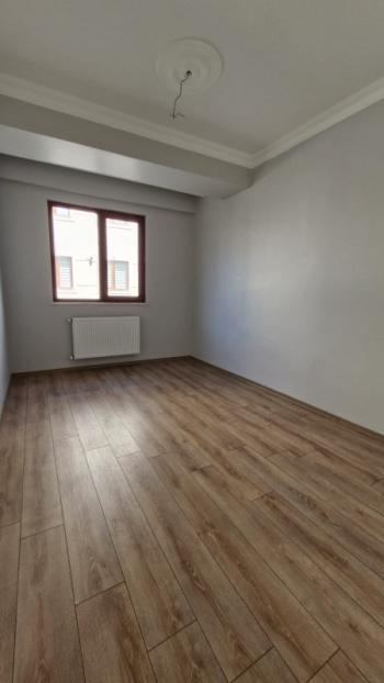 SANCAKTEPE'DE SİTE İÇERİSİNDE 125 M2  2+1 SATILIK  DAİRE 