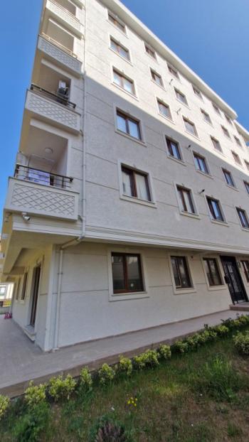 SANCAKTEPE'DE SİTE İÇERİSİNDE 125 M2  2+1 SATILIK  DAİRE 