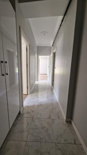 SANCAKTEPE 'DE SİTE İÇERİSİNDE SATILIK 2+1 BAHÇE KATI