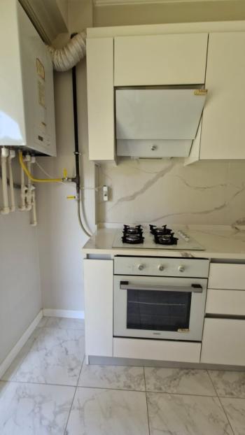SANCAKTEPE 'DE SİTE İÇERİSİNDE SATILIK 2+1 BAHÇE KATI