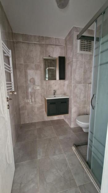 SANCAKTEPE 'DE SİTE İÇERİSİNDE SATILIK 2+1 BAHÇE KATI