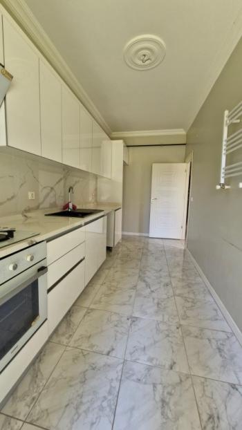 SANCAKTEPE 'DE SİTE İÇERİSİNDE SATILIK 2+1 BAHÇE KATI