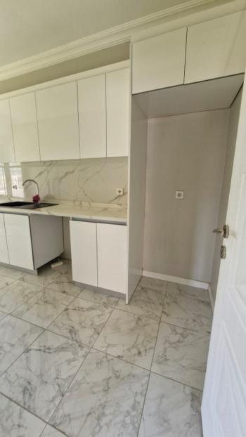 SANCAKTEPE 'DE SİTE İÇERİSİNDE SATILIK 2+1 BAHÇE KATI