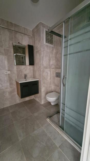 SANCAKTEPE 'DE SİTE İÇERİSİNDE SATILIK 2+1 BAHÇE KATI