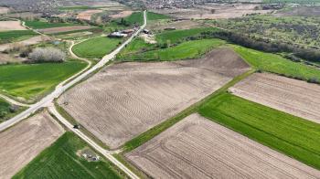 23.527 M² TEK TAPU YERLEŞİME YAKIN ASFALT ÜZER FIRSAT TARLA