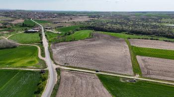 23.527 M² TEK TAPU YERLEŞİME YAKIN ASFALT ÜZER FIRSAT TARLA