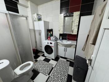 MEYDANDA SATILIK ARA KAT KÖŞE 2+1 SATILIK DAİRE