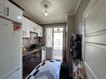 MEYDANDA SATILIK ARA KAT KÖŞE 2+1 SATILIK DAİRE