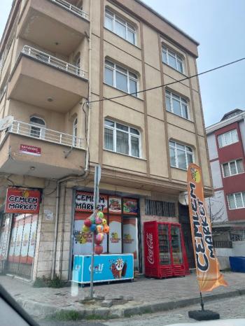 BÜYÜKÇEKMECE SAHİLDE GÖL MANZARALI SATILIK BİNA