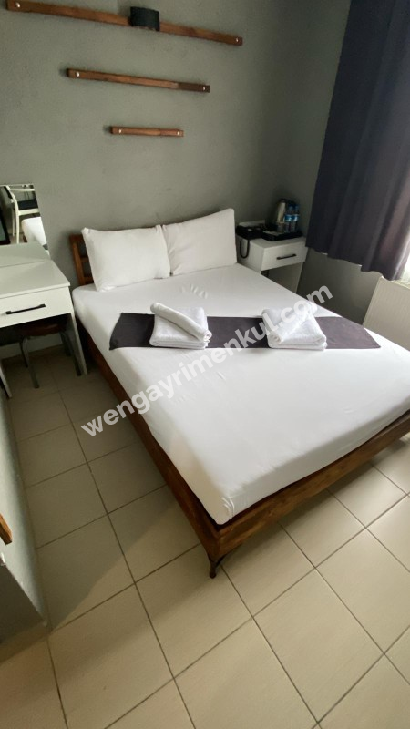 PENDİK'TE TABELA DEĞERİ YÜKSEK, RUHSATLI SATILIK OTEL VE BİNASI