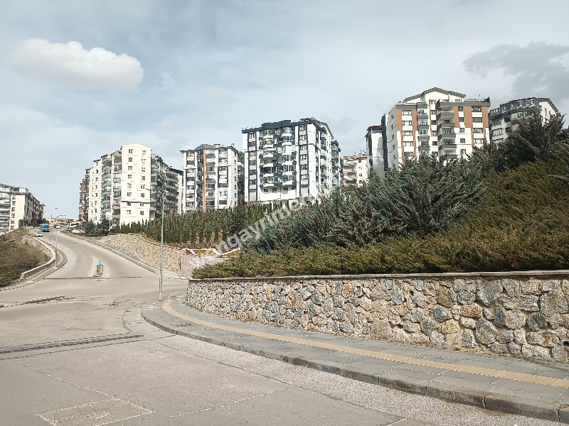 ANKARA-DİKMEN-KARAPINAR 4+1 165 M2 MANZARALI DAİRE