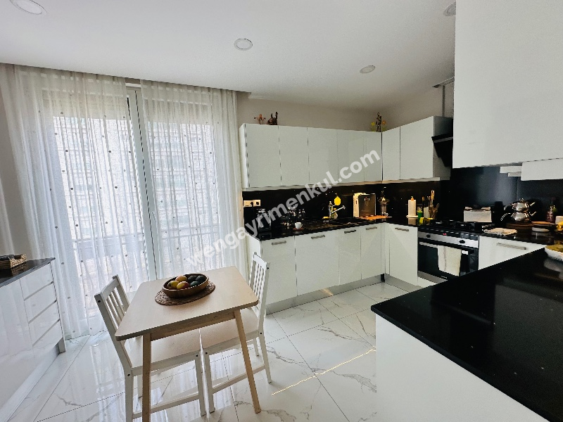 BAĞDAT CADDESİNİN ORTASINDA MUHTEŞEM KONUMDA FIRSAT SATILIK DAİRE