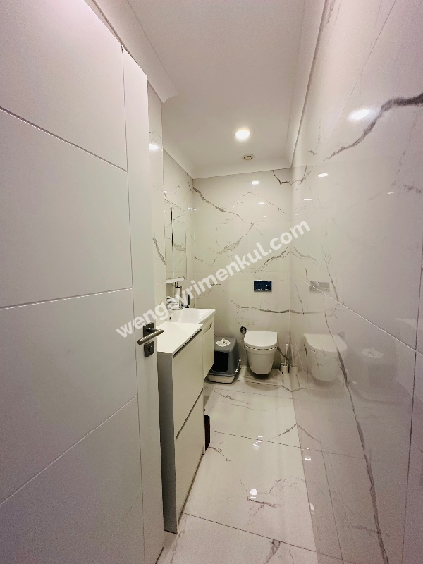 BAĞDAT CADDESİNİN ORTASINDA MUHTEŞEM KONUMDA FIRSAT SATILIK DAİRE