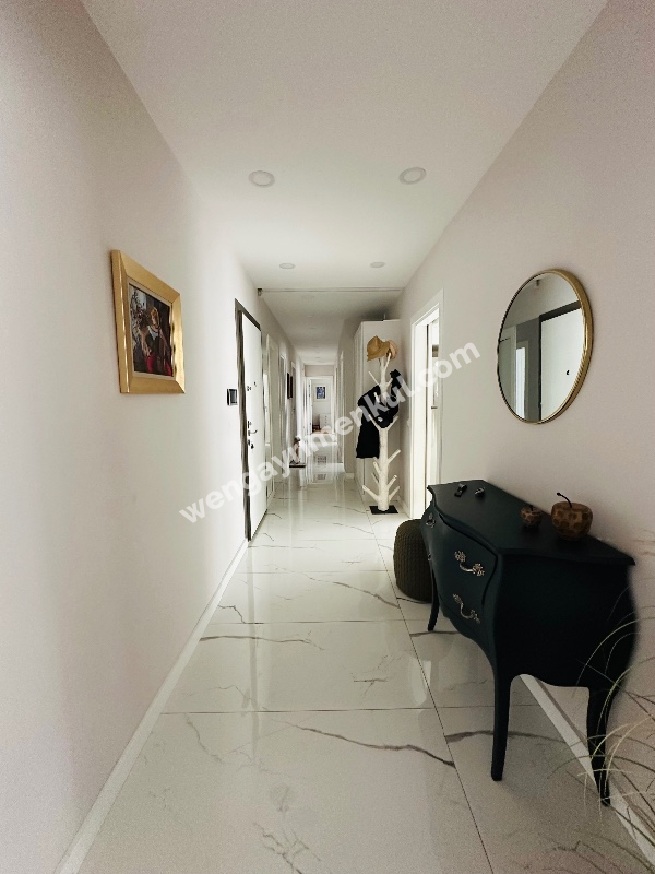 BAĞDAT CADDESİNİN ORTASINDA MUHTEŞEM KONUMDA FIRSAT SATILIK DAİRE