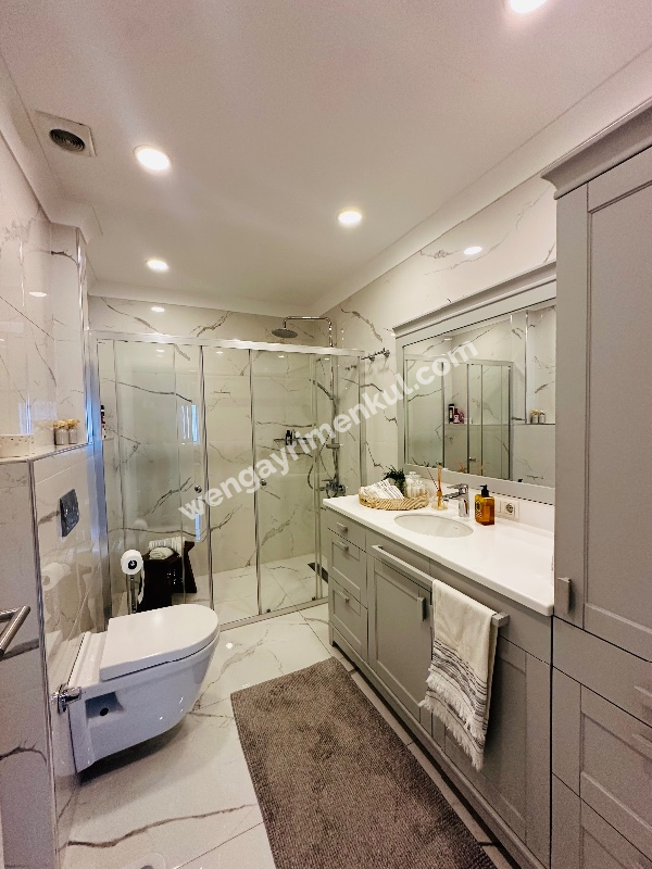 BAĞDAT CADDESİNİN ORTASINDA MUHTEŞEM KONUMDA FIRSAT SATILIK DAİRE