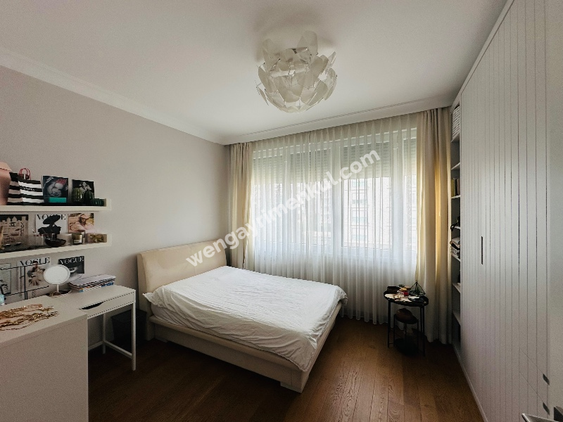 BAĞDAT CADDESİNİN ORTASINDA MUHTEŞEM KONUMDA FIRSAT SATILIK DAİRE