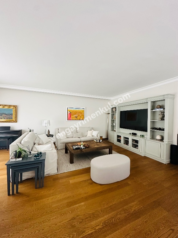 BAĞDAT CADDESİNİN ORTASINDA MUHTEŞEM KONUMDA FIRSAT SATILIK DAİRE
