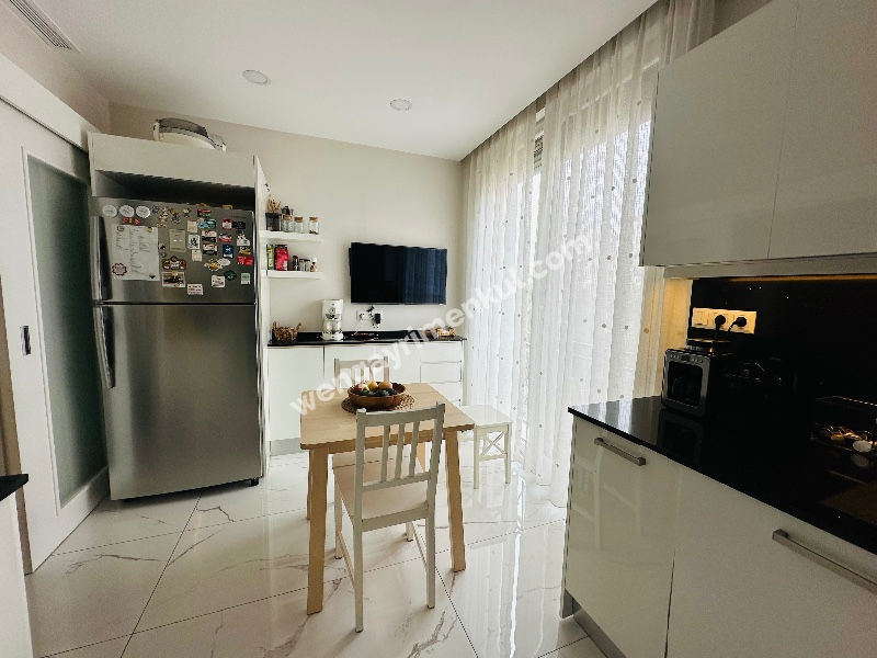BAĞDAT CADDESİNİN ORTASINDA MUHTEŞEM KONUMDA FIRSAT SATILIK DAİRE