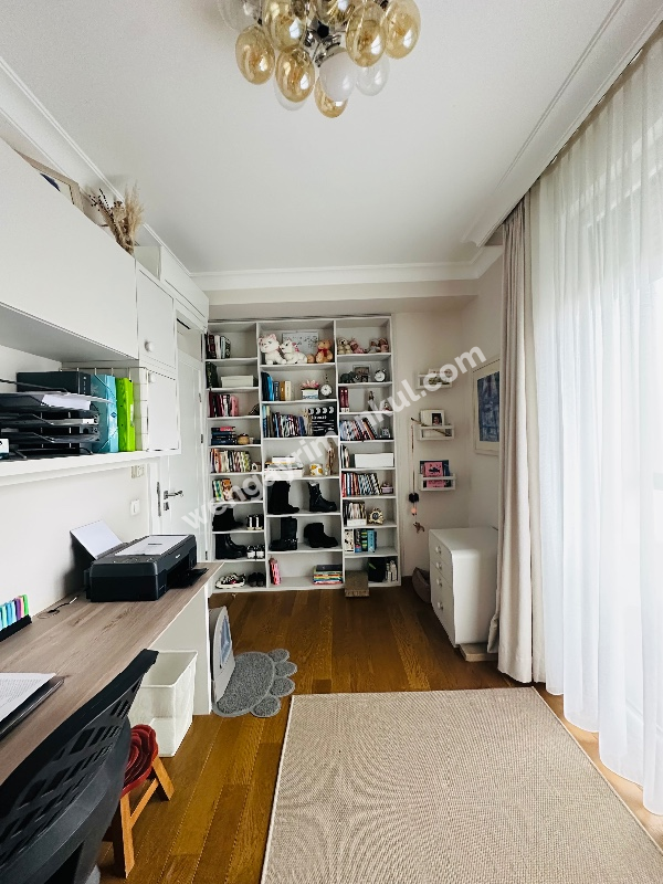BAĞDAT CADDESİNİN ORTASINDA MUHTEŞEM KONUMDA FIRSAT SATILIK DAİRE