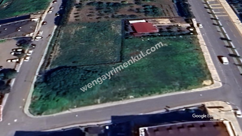 BEYLİKDÜZÜ KAVAKLI MAH. 661m2 SATILIK KONUT+TİCARİ İMARLI ARSA