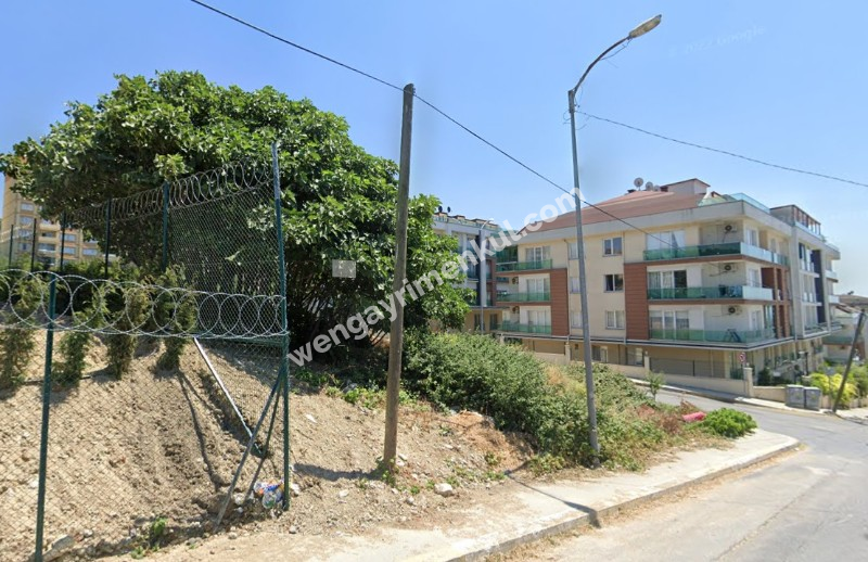 BEYLİKDÜZÜ KAVAKLI MAH. 661m2 SATILIK KONUT+TİCARİ İMARLI ARSA