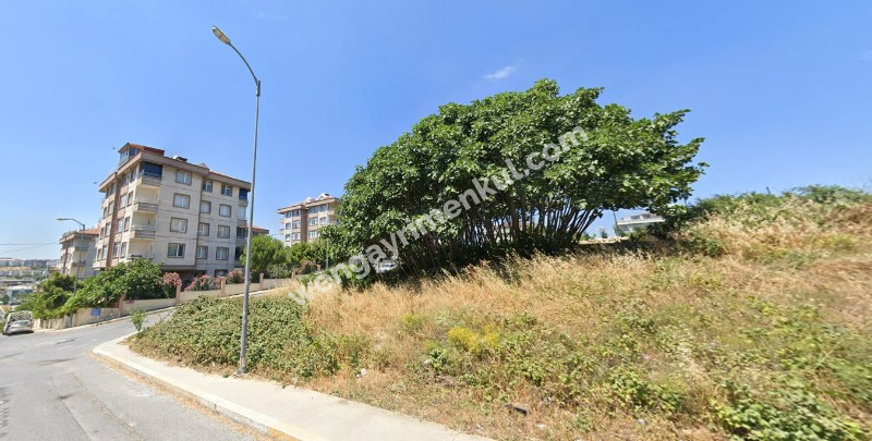 BEYLİKDÜZÜ KAVAKLI MAH. 661m2 SATILIK KONUT+TİCARİ İMARLI ARSA