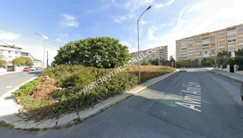 BEYLİKDÜZÜ KAVAKLI MAH. 661m2 SATILIK KONUT+TİCARİ İMARLI ARSA