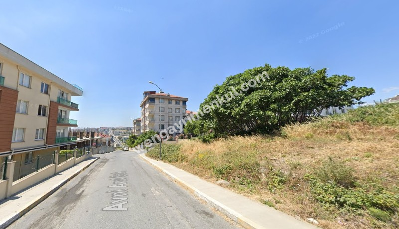 BEYLİKDÜZÜ KAVAKLI MAH. 661m2 SATILIK KONUT+TİCARİ İMARLI ARSA