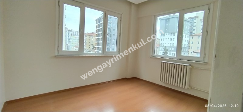 KOZYATAĞI KİRALIK 3+1 BAKIMLI DAİRE