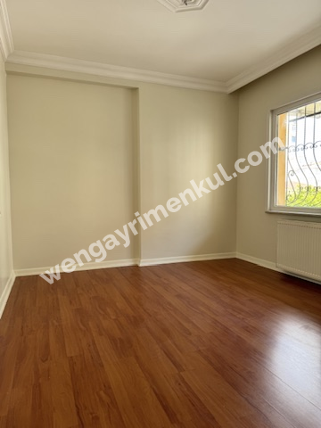 Ümraniye Çamlık Mahallesi'nde Giriş Kat 2+1 Kiralık Daire