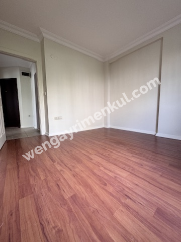 Ümraniye Çamlık Mahallesi'nde Giriş Kat 2+1 Kiralık Daire