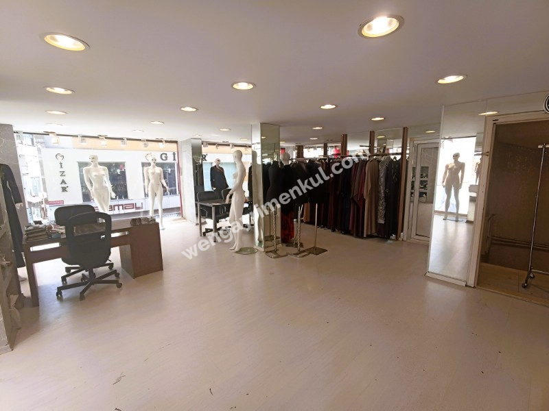 Giriş Üstü Köşe Dükkan Bayrampaşa Trikocular Çarşısı Orta Mahalle