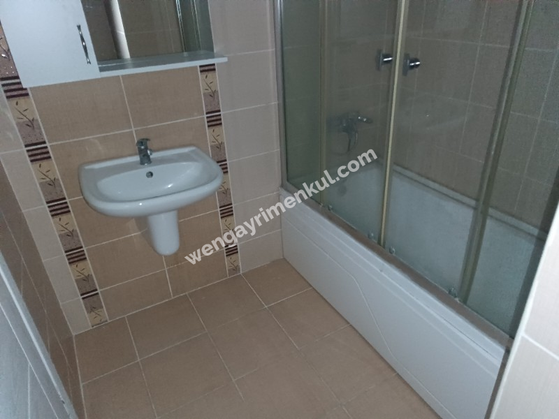 AĞAOĞLU ÇAMLIPARK SİT. BAKIMLI 1+1 DAİRE